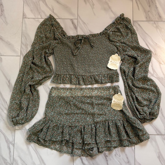 Altar’d State Floral Set - Picture 1 of 2